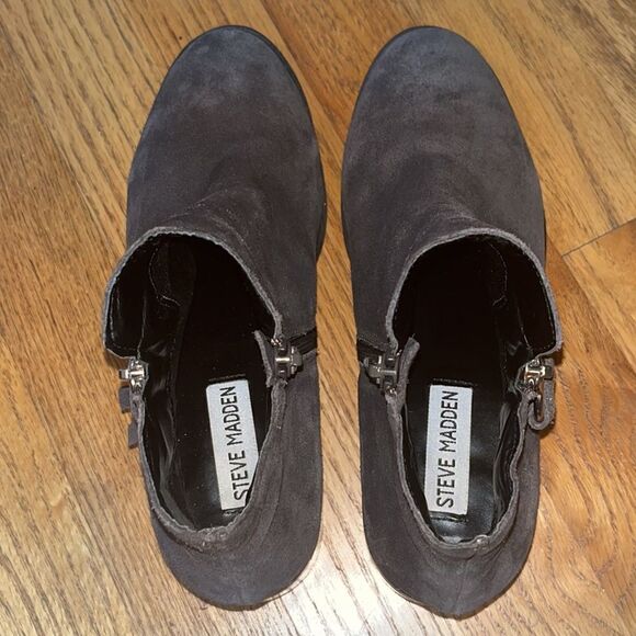 Steve Madden “Dacey” Gray Leather Ankle Booties w/ Silver Hardware & Tassel- 6M - Picture 5 of 11